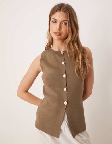ASOS DESIGN knitted crew neck structured waistcoat with gold buttons in mocha-Brown