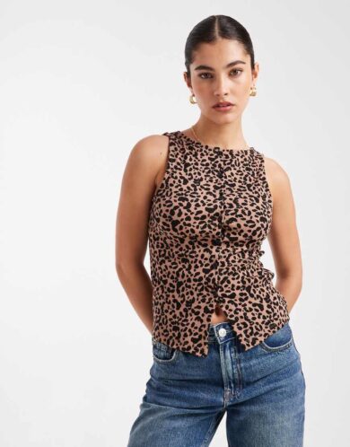 New Look jersey waistcoat in leopard-Brown